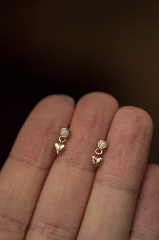 Boucle d'oreille coeur de bébé opale