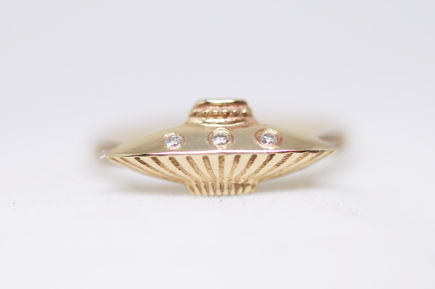 Tender UFO Ring