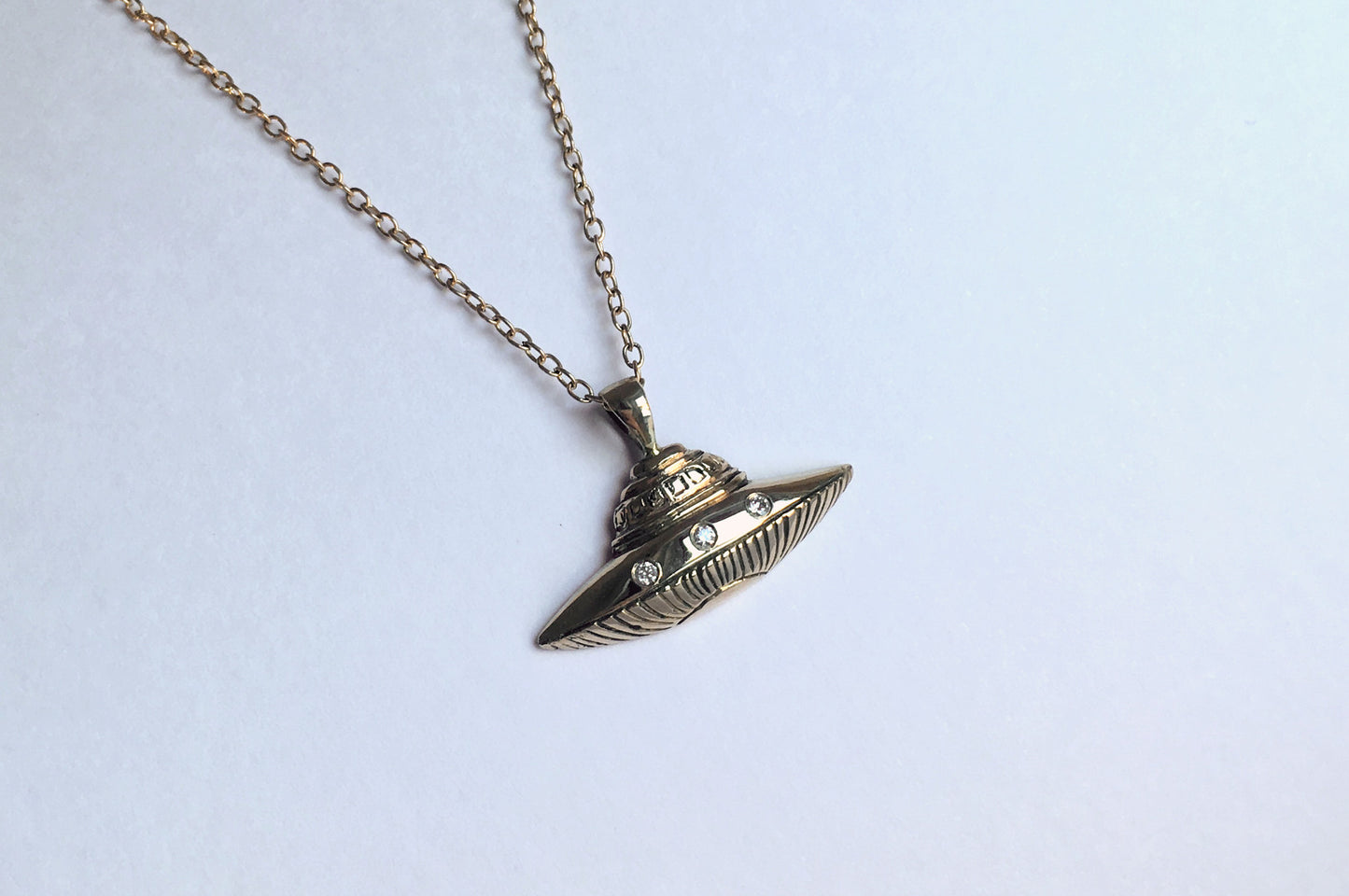 Urobune UFO Pendant