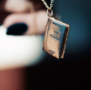 <em>Personnalisable</em> Collier Livre