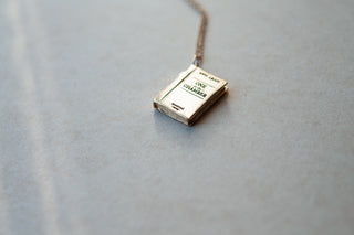<em>Personnalisable</em> Collier Livre