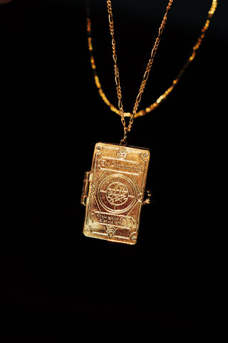 Médaillon Necronomicon
