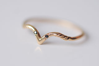Black Swan Ring