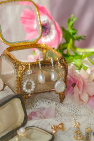 Orphée aux enfers Earring