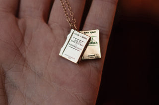 <em>Personnalisable</em> Collier Livre
