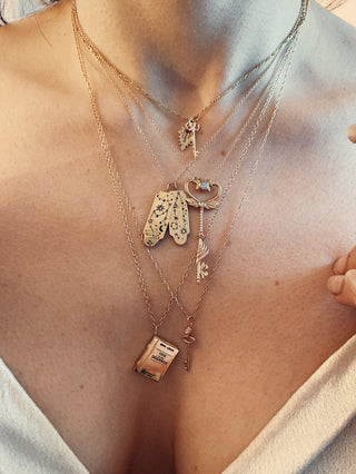 <em>Personnalisable</em> Collier Livre