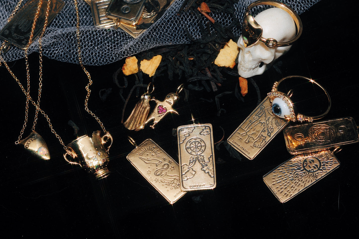 Queen of Wands Tarot Card Necklace – Sofia Zakia