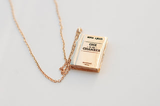 <em>Personnalisable</em> Collier Livre