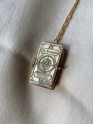 Médaillon Necronomicon