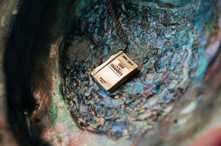 <em>Personnalisable</em> Collier Livre
