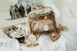Orphée aux enfers Earring