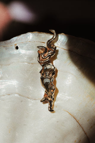Boucle d'oreille relique de la Méduse occidentale