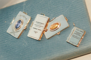 <em>Personnalisable</em> Collier Livre